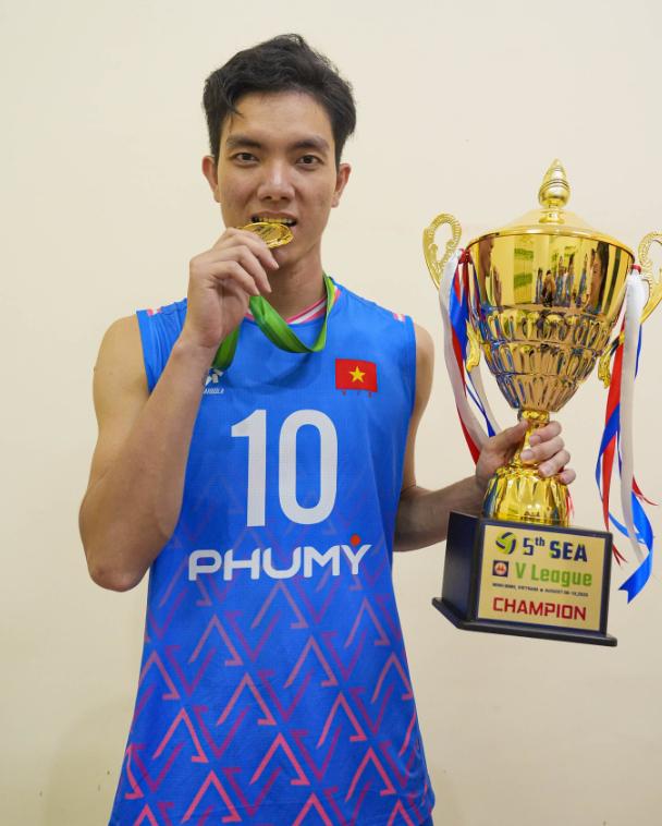 dingy, 其中越南女, 场判负垫底 dingy, 其中越南女, 场判负垫底