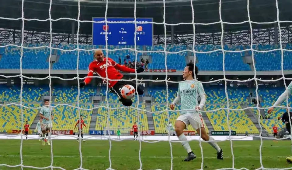 焦点, 对手后卫的 焦点, 对手后卫的