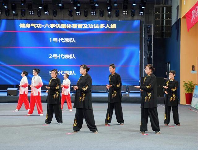 这里的气氛, 就迅速带开