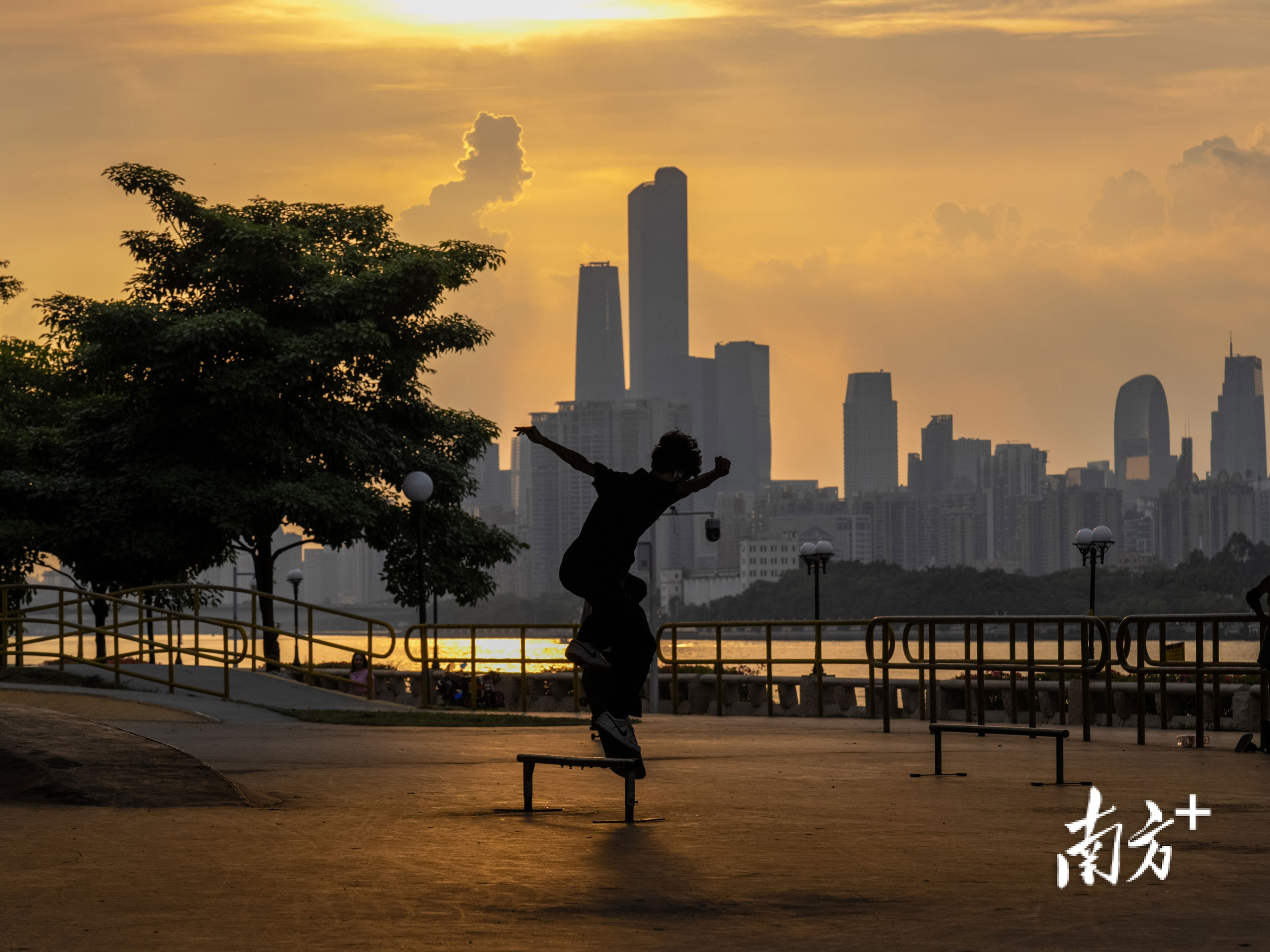 口袋公园里, span