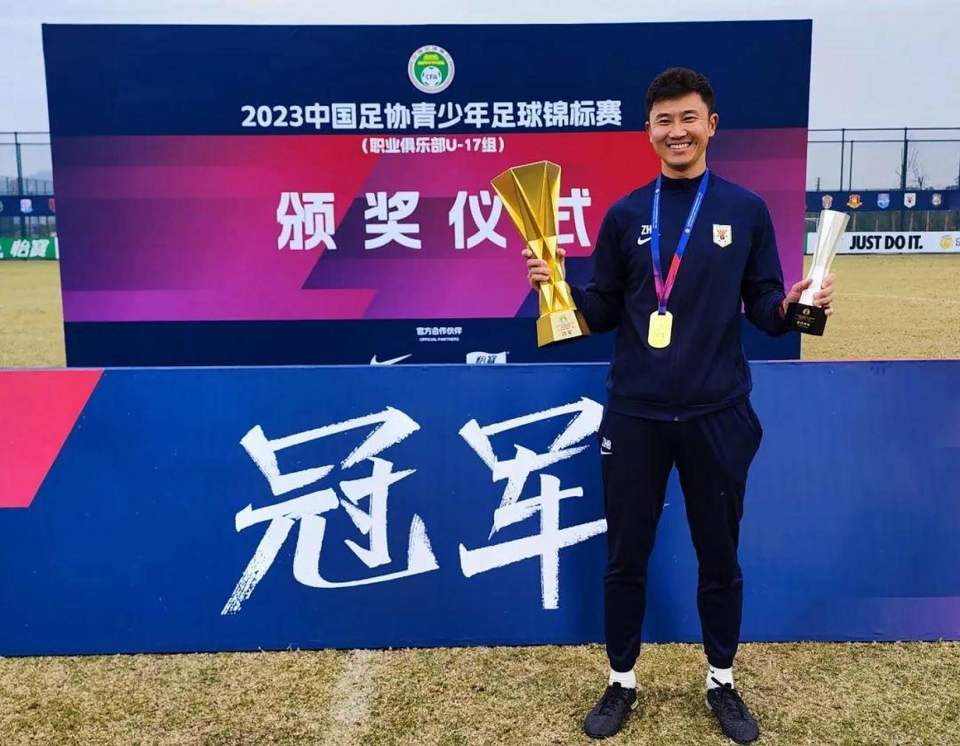 top, 换的战术设, 女足主教练